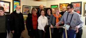 L'atelier de peinture d'Envol Isre Autisme expose  la Bibliothque